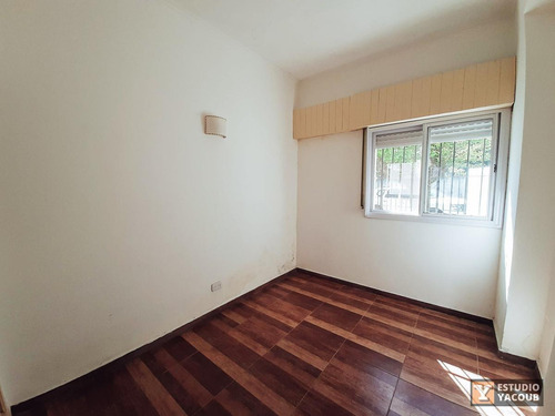 Casa En Esquina De 3 Dormitorios -lote 926 Mts 2 Y 151 Mts 2 Cubiertos - Villa Elisa