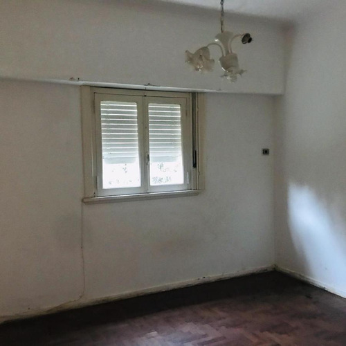 Casa Venta A Refaccionar 4 Dormitorios 3 Baños Y Terreno De 4,922 Mts 2-262 Mts 2 Cubiertos - Villa Elvira