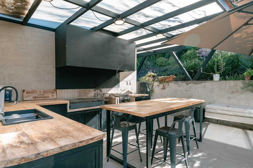 Amplia Casa Remodelada (108794)