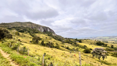 Sítio Deslumbrante Com Água Própria E Vista Eterna