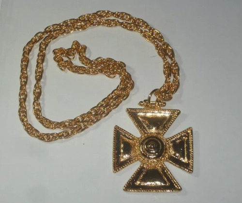 Antigua Cadena Y Dije En Metal Bañado En Oro De 1980 C°bor62