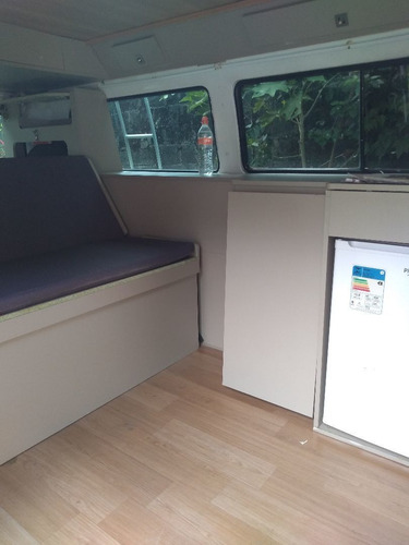 Volkswagen Kombi 1.4 Standard Total Flex 3p