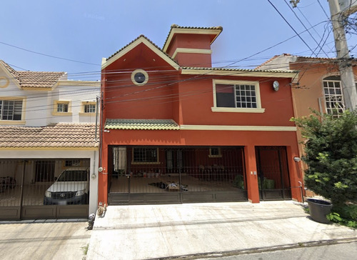 Venta De Casa Ubicada En Prados De La Sierra, Monterrey Nuevo Leon.