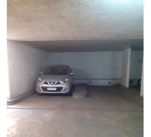 Cochera Venta Calle Chacabuco Barrio Centro Expensas Bajas