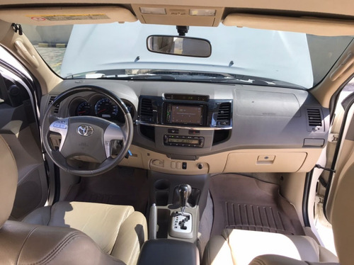 Imagen 5 de 10 de Toyota Fortuner