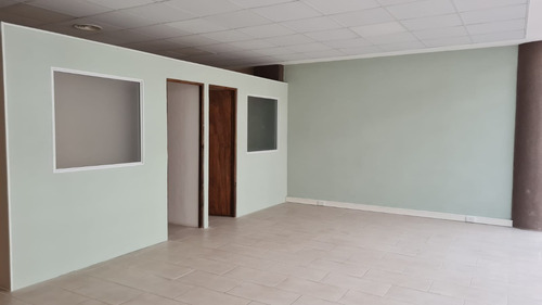 Oficina En Venta Con Dos Cocheras En Amaneceres Office!!!