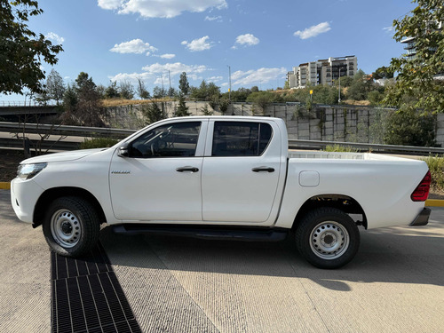 Toyota Hilux 2.7 Cabina Doble Mt
