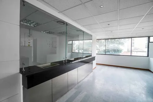 Oficina En Arriendo/venta En Versalles. Cod A1023065