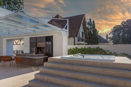 Casa À Venda Tamboré 01 - Moderna - Cnc1501