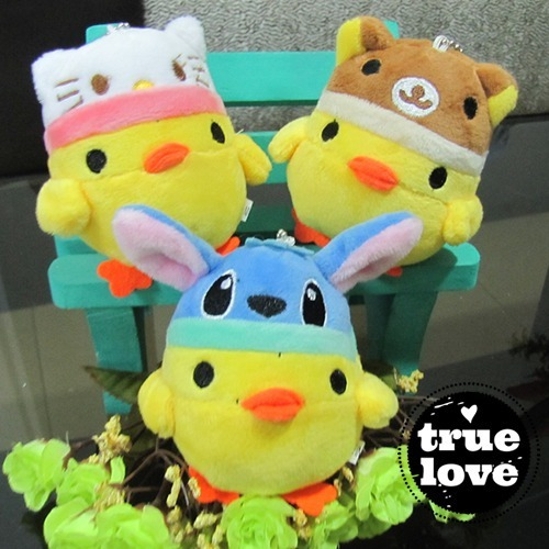 Imagen 3 de 6 de Colgante Pollito De Peluche Con Gorro