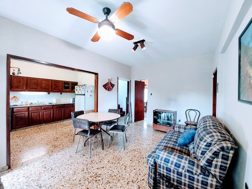 Casa Con Parque, Local Y Cochera En Quilmes