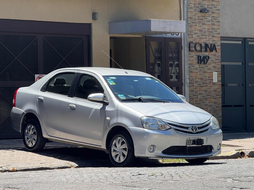 Toyota Etios 1.5 Sedan Xs