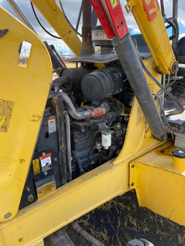 Retroexcavadora New Holland 2014 Mod. B90 4x4 Mexicana