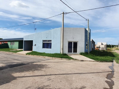 Imagen 1 de 30 de Casa De 3 Dormitorios (96 M2) Local Comercial (114 M2) - Excelente Estado