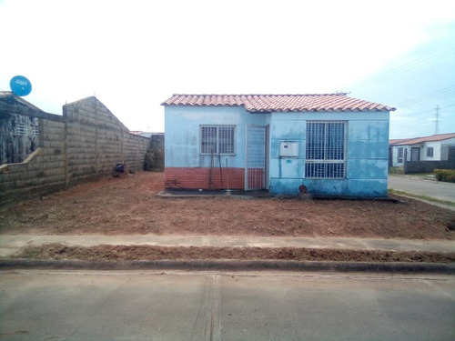 Imagen 2 de 7 de Se Alquila Casa Urb. El Faro Cond. Los Roques Al01-1393zi-ycar