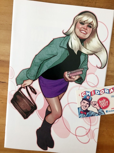 Comic - Gwen Stacy #1 Adam Hughes Virgin Variant Spider-man