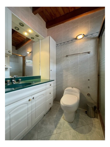 Imagen 8 de 24 de Se Vende Casa 800 M² 8h/10b/10p Cerro Verde