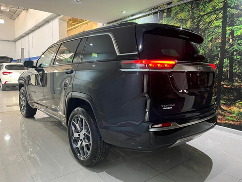 Imagen 10 de 20 de Jeep Commander Overland 2.0 Td 380 At9 4x4