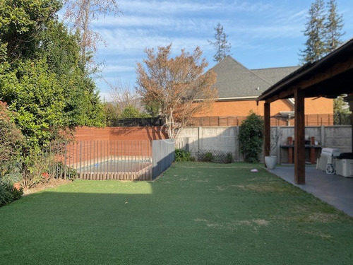 Casa En Venta De 4 Dorm. En Lo Barnechea