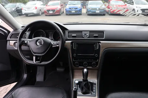 Volkswagen Passat 2.5 Tiptronic Highline At
