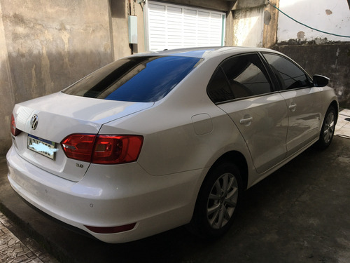 Volkswagen Jetta 2.0 Comfortline Flex 4p Automática