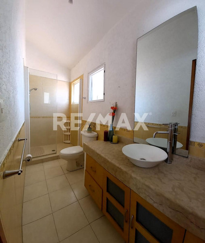 Venta En El Campanario Residencial Y Golf: Seguridad, Lujo Y Comodidad