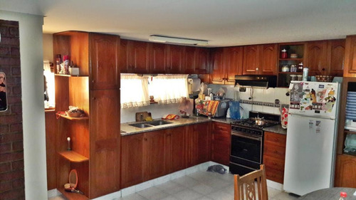 Imagen 5 de 14 de Triplex Al Frente A Metros Del Mar Con Cochera Cubierta