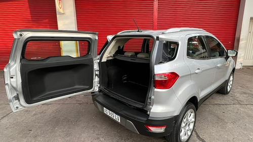 Imagen 8 de 25 de Ford Ecosport Titanium 2019 / Caja Manual / Cuero
