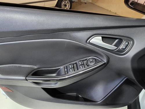 Ford Focus 2.0 Titanium Plus Sedan 16v Flex 4p Powershift