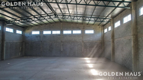 Lote De 7600 M2 En La Mejor Zona De Paso Del Rey Con Nave Industrial A M De Acceso Oeste Oportunidad
