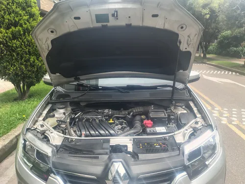 Renault Logan 1.6 Privilege / Intens