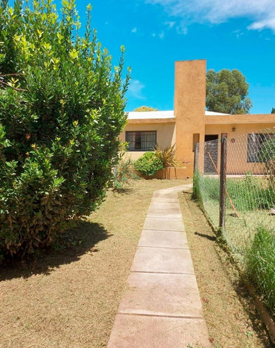Imagen 9 de 9 de Casa + Depto. En Venta C/ Cochera En Cosquín