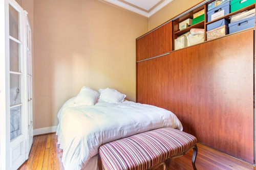 Venta Depto. De 3 Amb. En Monserrat Con Cocheras.
