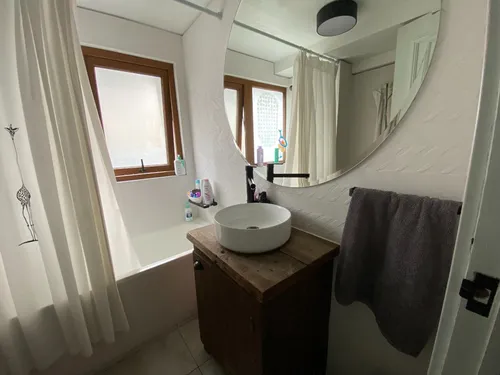 Vista A La Ciudad, Con 4d, 3b Y Completamente Remodelado