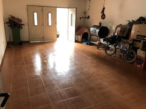 Imagen 6 de 14 de Venta Casa 3 Dormitorios Sobre Cno Belgrano E/ 492 Y 493.- Lote De 10x35