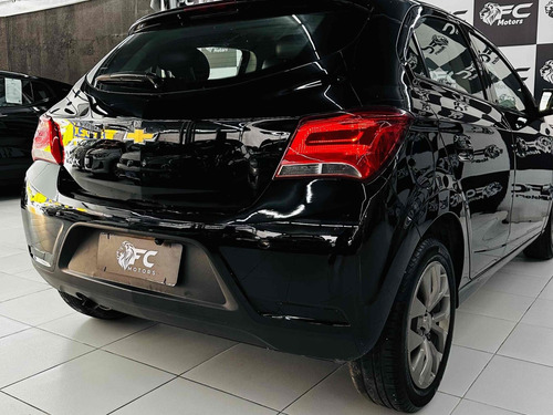 Chevrolet Onix 1.4 MPFI ADVANTAGE 8V FLEX 4P AUTOMÁTICO