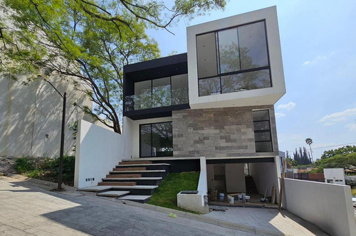 Estrene Casa En Fracc. Con Vigilancia Al Norte De Cuernavaca, Lomas De Atzingo