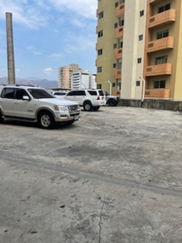 Alquilo Apartamento Las Chimeneas, Sin Amoblar 70m2 2/2/1 Balcon, 100% Luz, Pozo