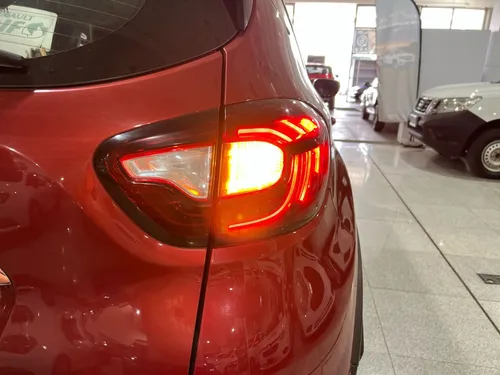 Renault Captur 2.0 Iconic At