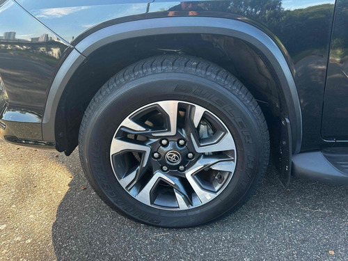 Toyota Hilux SW4 2.8 D-4D TURBO DIESEL DIAMOND 7L 4X4 AUTOMÁTICO