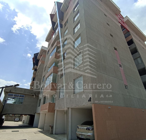 En Venta Apartamento En Resd Las Gemelas, Av Los Proceres, Merida,  Codigo: Dp6-24    F:feb24