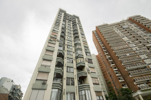 Departamento De 2 Ambientes Con Cochera En Venta En Olivos