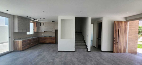 Casa En Venta En Residencial Mallorca, 4 Recamaras, Estudio, Cto Serv, 3 Autos
