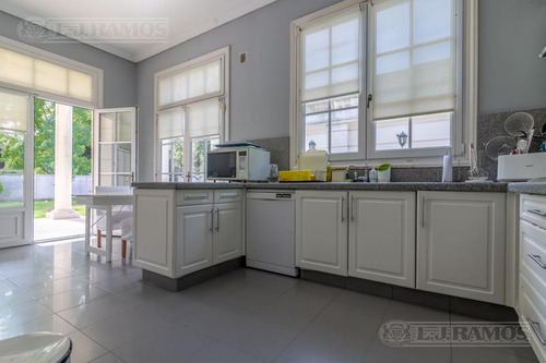 Espléndida Casa En Venta/alquiler En Lomas De San Isidro