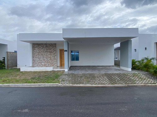 Hermosa Casa De Alquiler En Residencial Las Palmeras