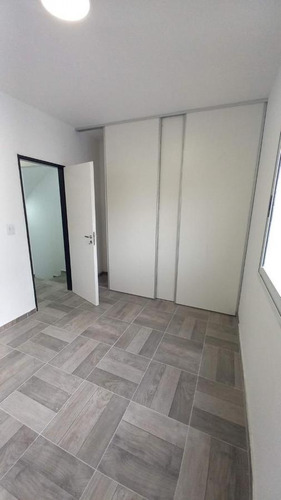 Duplex 2 Amb. Amplio Con Cochera Y Patio