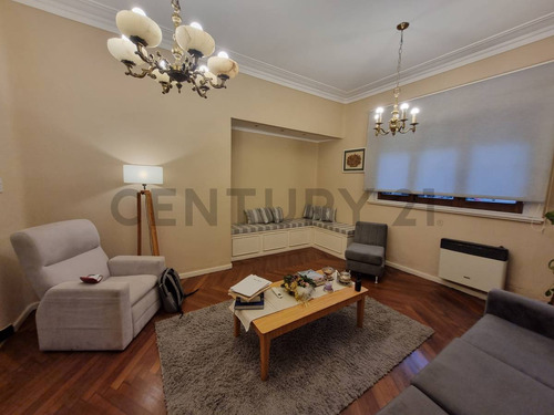 Casa 4 Dorm. / 8 Ambientes Viamonte Al 1000