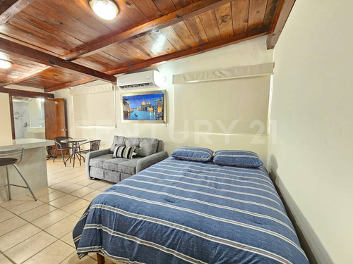 Estudio En Renta En Villa Hamburgo, Colonia Versalles, Puerto Vallarta, Jal.