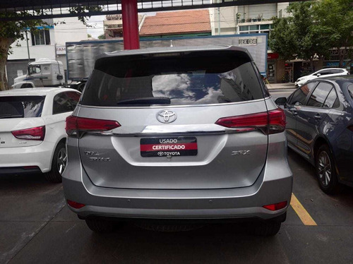 Imagen 5 de 15 de Toyota Sw4 4x4 Srx 2.8 Tdi At 7a 2017