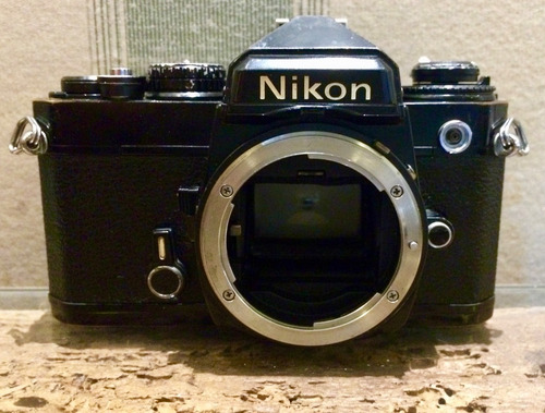 Câmera Nikon Fe Analógica 35mm Revisada Regulada Excelente (Usado)